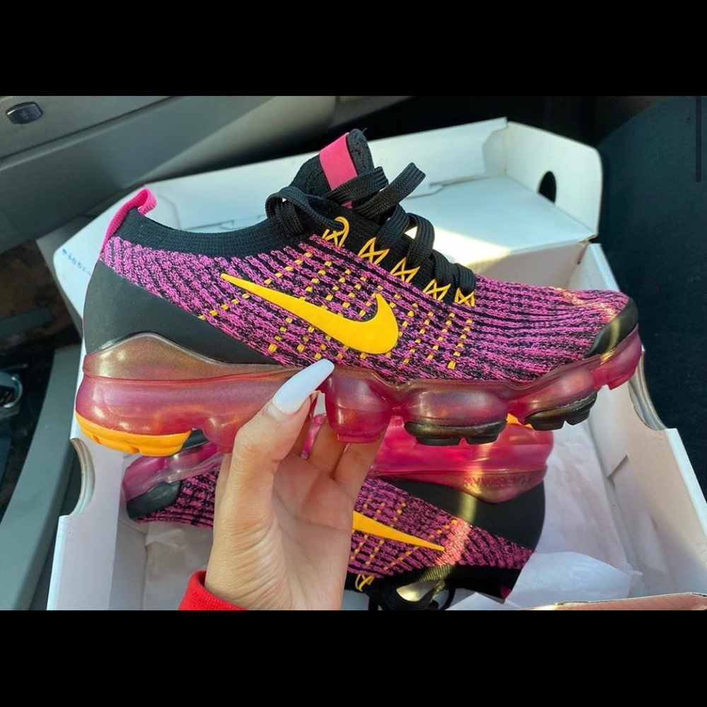 Women’s Vapormax Flyknits 3